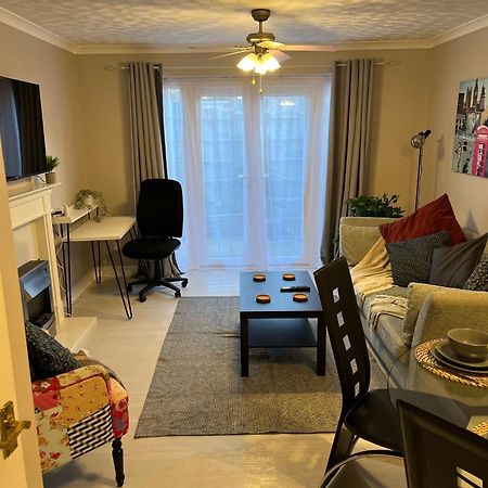 Cosy Corner - 2 Beds, Free Parking, Next To Southampton General Hospital Villa Buitenkant foto