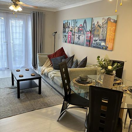 Cosy Corner - 2 Beds, Free Parking, Next To Southampton General Hospital Villa Buitenkant foto