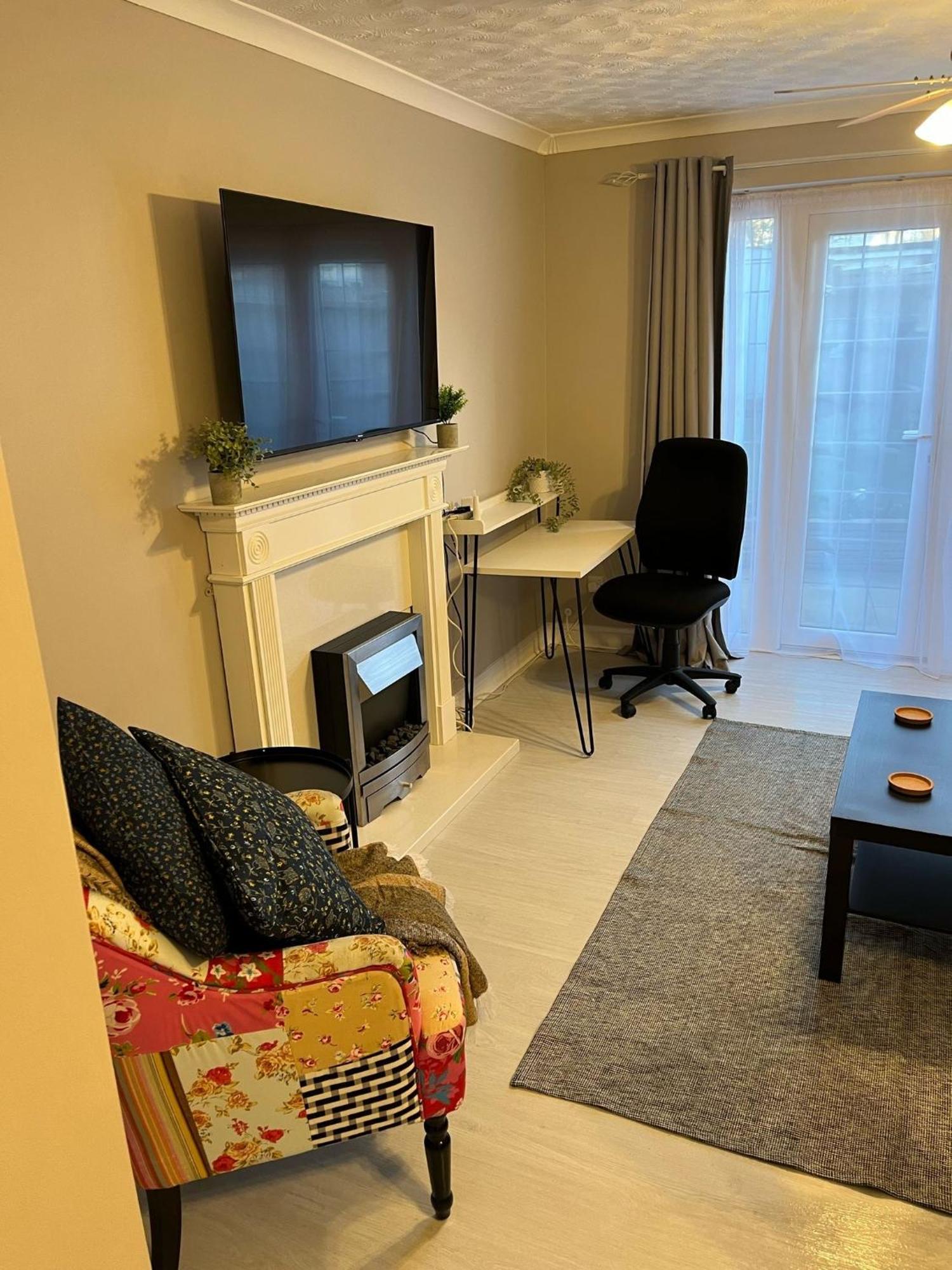 Cosy Corner - 2 Beds, Free Parking, Next To Southampton General Hospital Villa Buitenkant foto