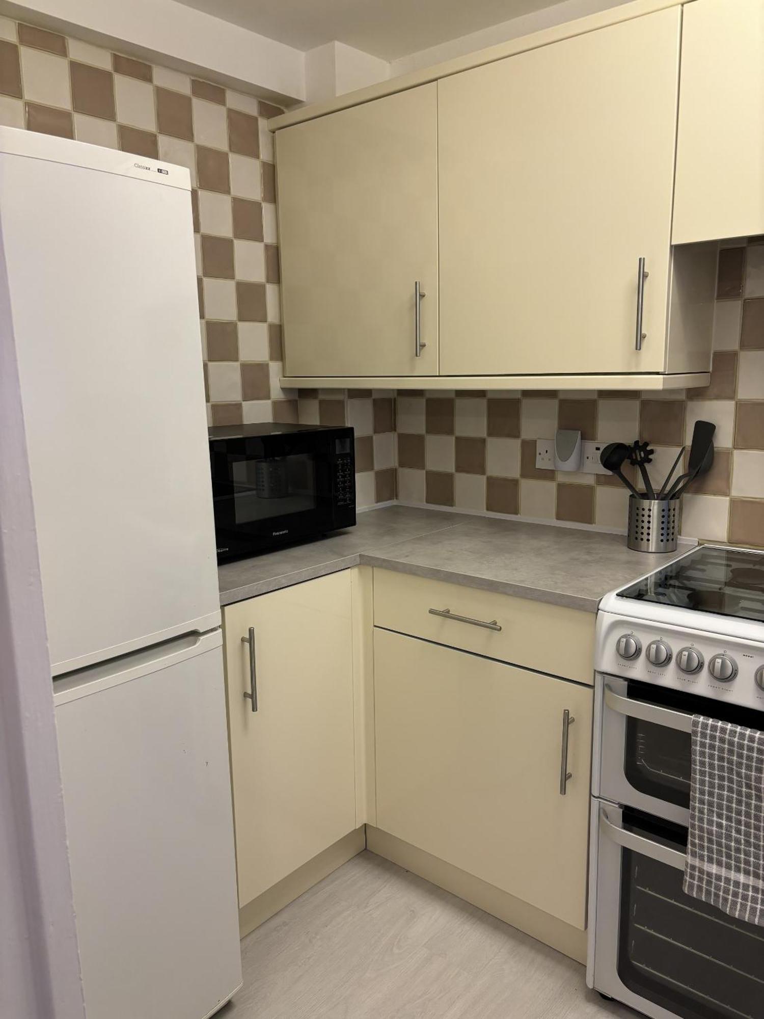 Cosy Corner - 2 Beds, Free Parking, Next To Southampton General Hospital Villa Buitenkant foto