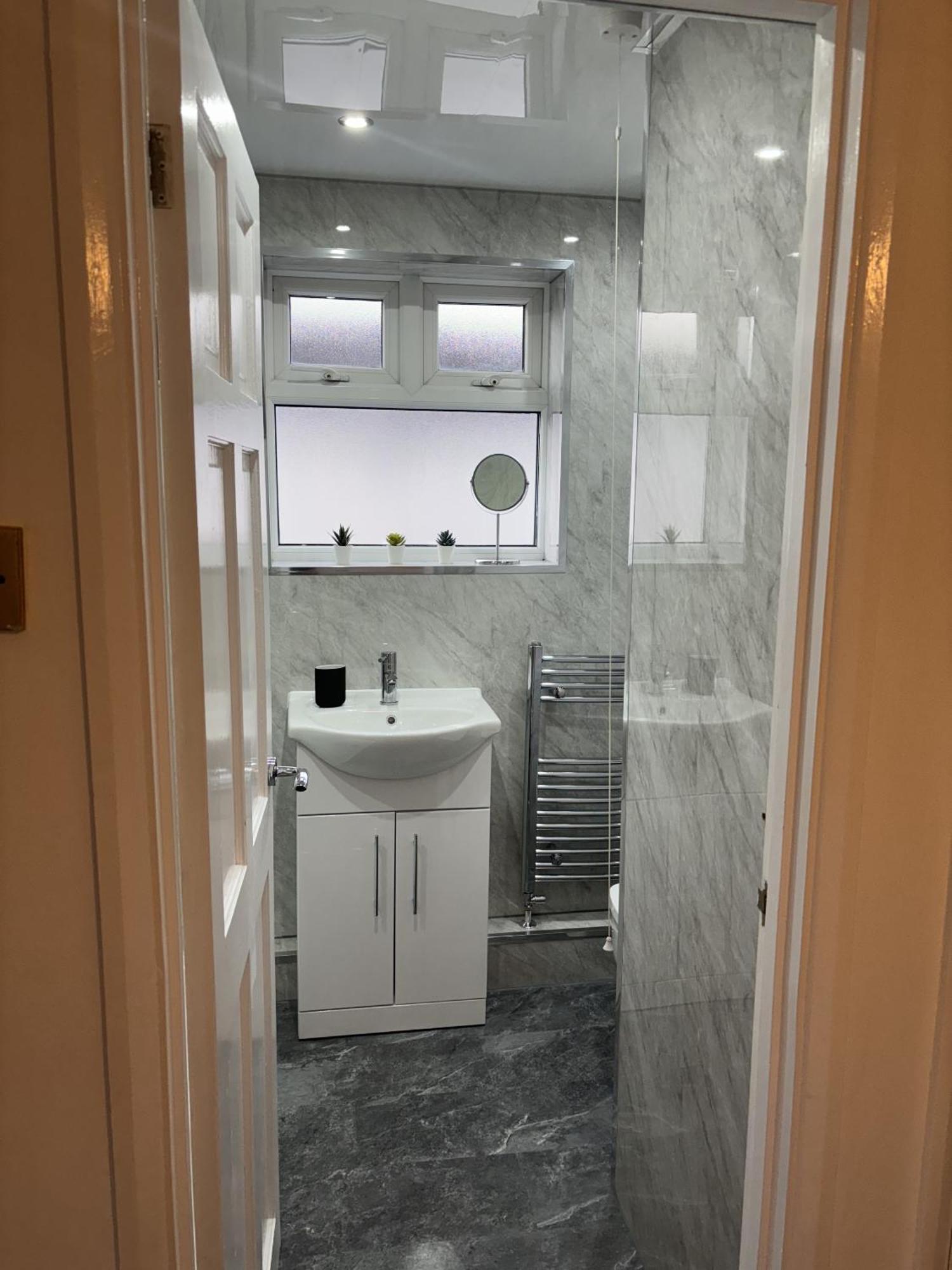 Cosy Corner - 2 Beds, Free Parking, Next To Southampton General Hospital Villa Buitenkant foto