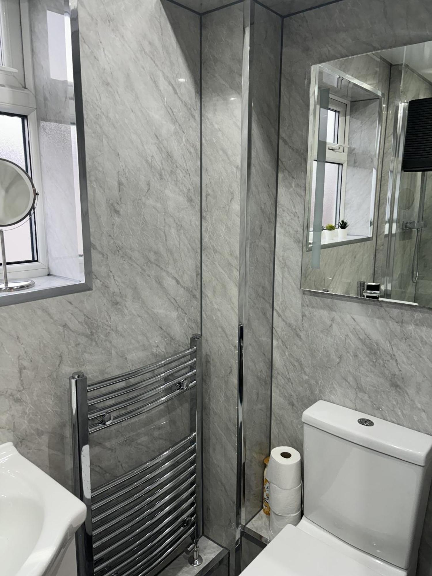 Cosy Corner - 2 Beds, Free Parking, Next To Southampton General Hospital Villa Kamer foto